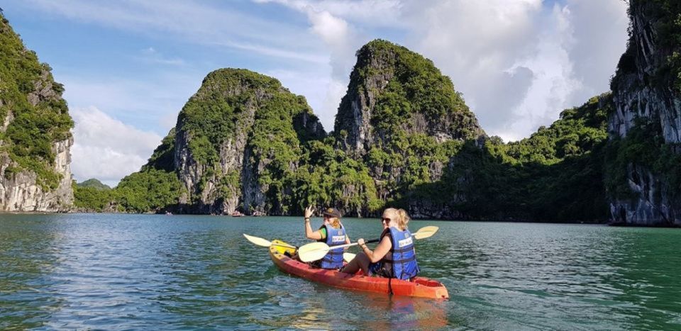 2-Day: Hanoi - Ninh Binh - Halong Bay Luxury Cruise - Titop Island: beach time plus the 400-step viewpoint
