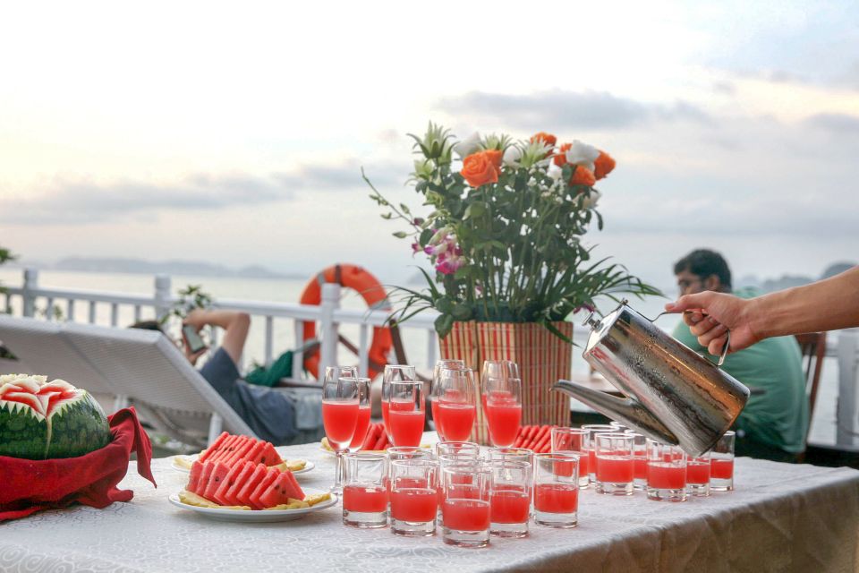 2-Day Royal Palace Ha Long Bay & Ti Top Island Cruise - Kayaking near the cliffs: the activity that makes the bay feel close