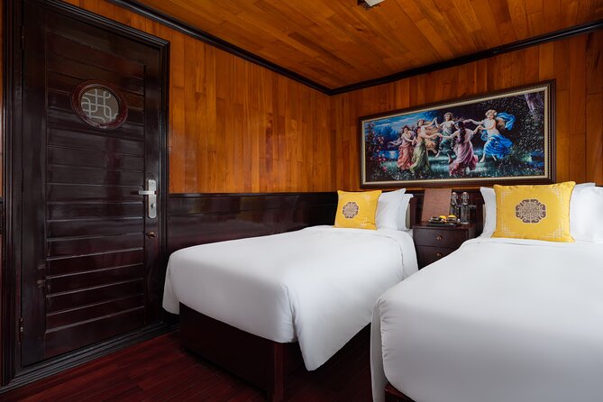 2D1N: Halong Bay 4-Star Cruise - Cave, Kayak, Swim, Meals - Hang Sung Sot Cave: The Big Cave Visit on Day Two