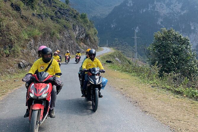 3-Day Ha Giang Loop Tour from Ha Noi and Return - Day 2: Ma Pi Leng Pass for big views and real driving skills