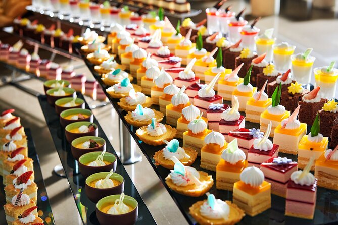 Buffet on Paradise Delight Dining Cruise Halong Bay Tour - Showtime and service from the cruise team