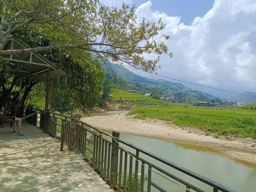 From Hanoi: 2-Day Sapa Limo Bus Tour & Fansipan Peak Visit - Day 2 to Fansipan: cable car up, temple visit, and the 600 steps