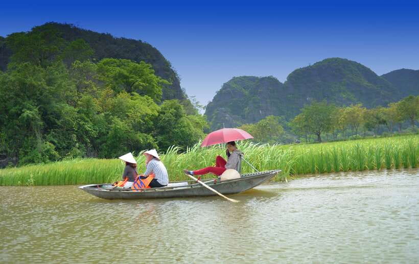 From Hanoi: Full-Day Ninh Binh Highlights Small Group Tour - From Hoa Lu temples to an ancient power center