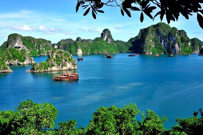 From Hanoi: Ha Long Bay Day tour 4-Star with Kayaking - From Hanoi Old Quarter to Ha Long Bay: The Morning Plan