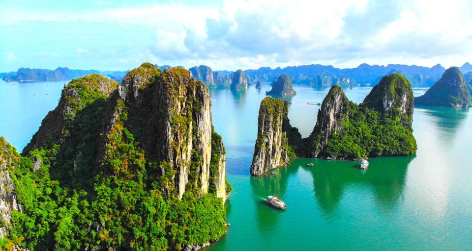 From Hanoi: Halong Bay Day Trip with Lunch and Transfers - From Hanoi Old Quarter to Halong Bay: the timing reality check