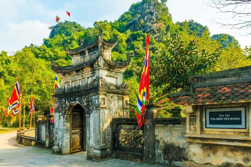 From Hanoi: Tam Coc Boat Trip and Hoa Lu & Mua Cave Tour - Leaving Hanoi Early: The 7:00–7:30 Pick-Up and 2.5-Hour Ride