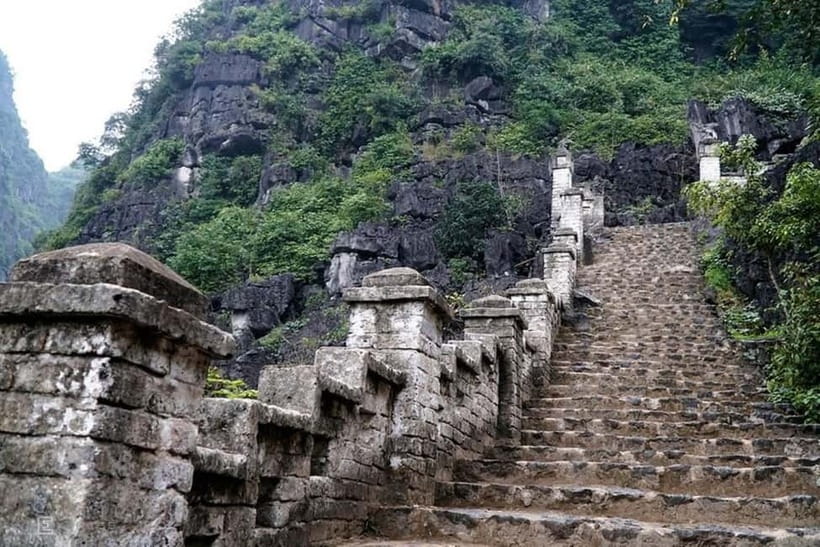 From Hanoi: Tam Coc Boat Trip and Hoa Lu & Mua Cave Tour - Price and Value: Does $43 Cover the Right Stuff?