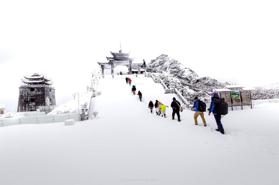 From Sapa: 1-Day Guided Trek to Lao Chai & Ta Van with Lunch - Setting Off from Sapa Town Without Wasting Your Morning
