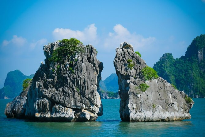 Ha Long Bay Cruise Day Tour-Cave, Kayaking,Ti top island & Lunch - Ti Top Island: a short window with two options