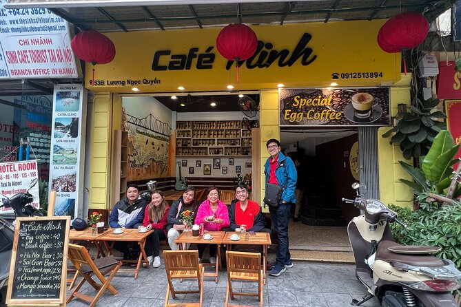 Ha Noi Egg Coffee Class - Egg coffee training: the foamy part that makes it famous