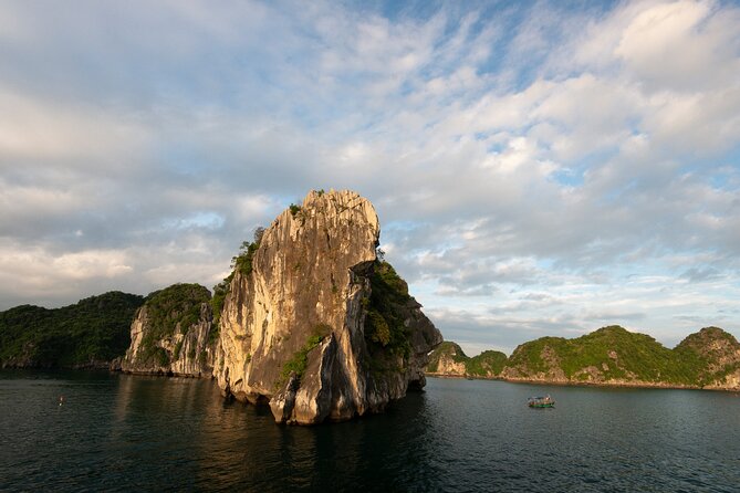 Halong Bay 2 Days 1 Night Traditional Boat - Day 2: Hang Luon Cave and the lagoon-style pacing