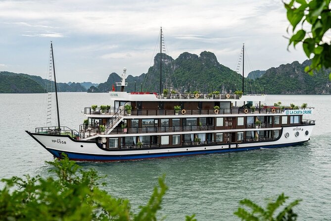 Halong Bay 2D1N Cruise multi options, transfer, swim and kayaking - Hanoi Opera House pickup and how transfers usually feel