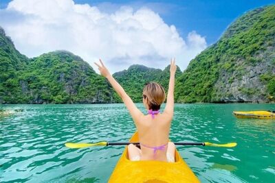 Halong Bay Day Tour 6Hour Deluxe Cruise Limousine Bus Small Group - Sung Sot Cave (Surprising Grotto): The Big, Impressive Grotto Stop