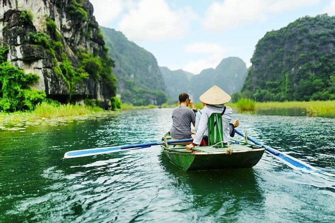 Halong Bay Day Tour Luxury Cruise With Jacuzzi and Buffet Lunch - Titop Island: Swim or Hike for Your View