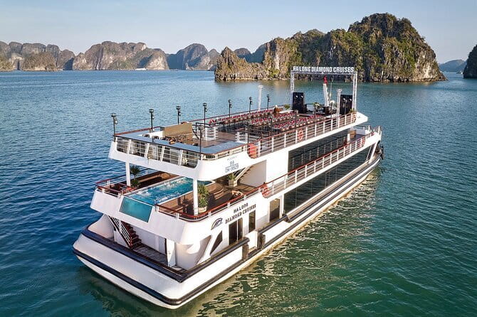 Halong Bay Day Tour Luxury Cruise With Jacuzzi and Buffet Lunch - Sunset Party at 5:00pm: Fruit and Cake Before You Head Back