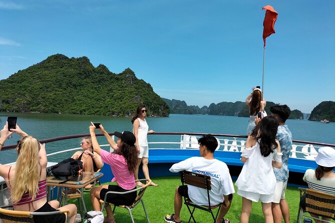 Halong Bay Day Tour With Titop Island, Cave, Kayak & Lunch - The Cruise Lunch: Seafood-Forward, With a Vegetarian Option