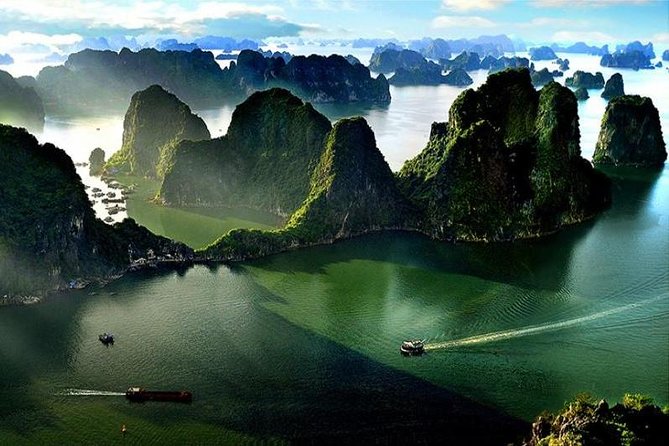 Halong Bay Full-Day with 6 Hour Cruise Kayaking, Swimming, Lunch - Hanoi to Ha Long Bay: the morning run that sets the tone