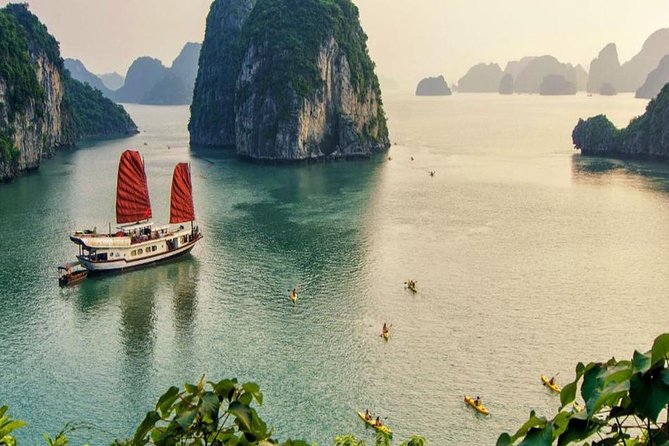 Halong Bay Full Day with Kayaking, Hiking viewpoint, Cave - Deluxe To Luxury - Stop 2: Halong Bay on the boat (the cruising hours)