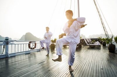 Halong Bay - Hera Luxury Day Cruise 7.5 Hours - Dark & Bright Caves by kayak or bamboo boat