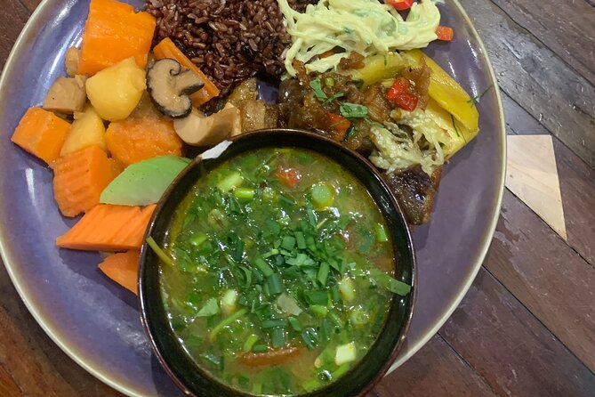 Hanoi: 7 Tasting Street Food Walking Tour and Train Street - The walking route: how you move through Hoàn Kiếm areas without losing the plot