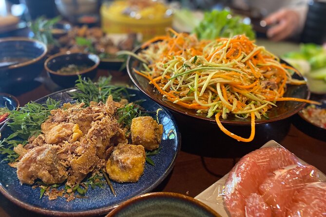 Hanoi: 7 Tasting Street Food Walking Tour and Train Street - Dinner included: why this tour works even if you’re hungry now