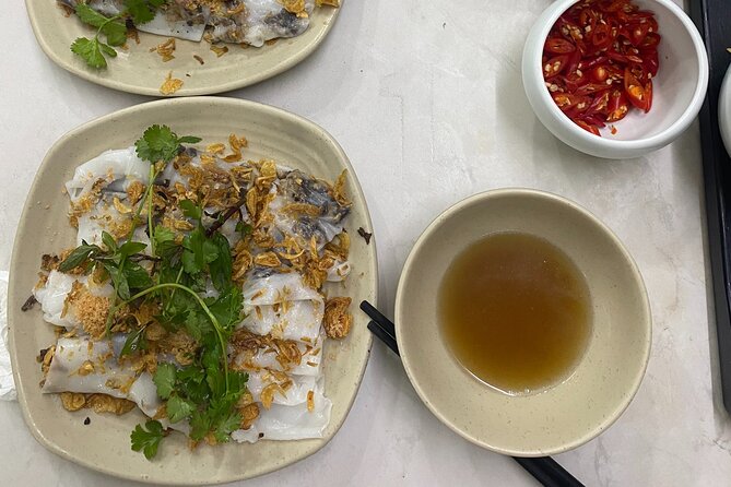 Hanoi: 7 Tasting Street Food Walking Tour and Train Street - Train Street coffee: the stop that turns a food tour into a Hanoi story