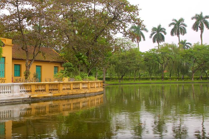 Hanoi All-In-One Tour: Highlights & Train Street & Culture & Fun - Ho Chi Minh Mausoleum: Iconic, Serious, and Fast