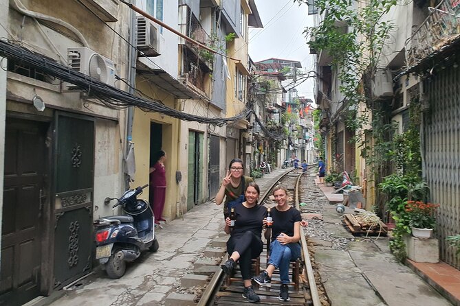 Hanoi Backstreet Jeep Tour : Hanoi HIGHTLIGHTS and HIDDEN GEMS - West Lake and Trúc Bạch: The Breezy Break From the Streets