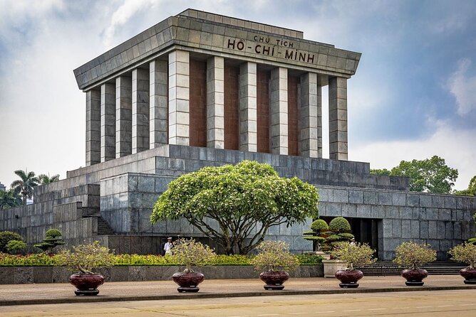 Hanoi City Half-Day Private Tour: Train Street And All Highlights - One Pillar Pagoda and Temple of Literature: spiritual legend meets student history