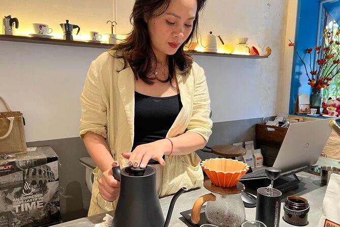Hanoi Coffee Experience: 6 Brews, 9 Recipes & 3 Liquor Tastings - Who teaches, and why the class feels interactive