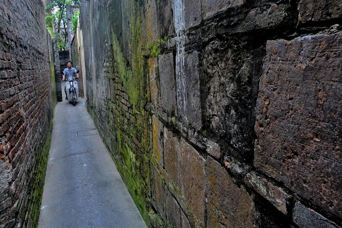 Hanoi Countryside Motorbike Tour: Red River Culture & Daily Life - Bat Trang Ceramics Village: watching craft become a lived routine