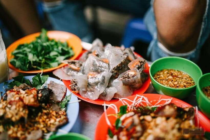 Hanoi: Eat Like a Local Small Group Street Food Tour - Braving the Streets on Foot: Hanoi Without a Bus Window