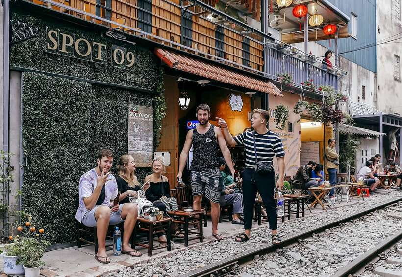 Hanoi: Guided Food Tour with Train Street Visit - Egg Coffee Trackside: A Hanoi Ritual That Works as a Pause