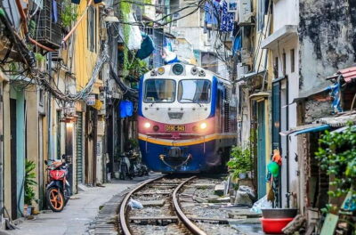 Hanoi: Guided Food Tour with Train Street Visit - Bánh Mì and Kem Xôi: Two Stops That Hit Both Sides of Hanoi