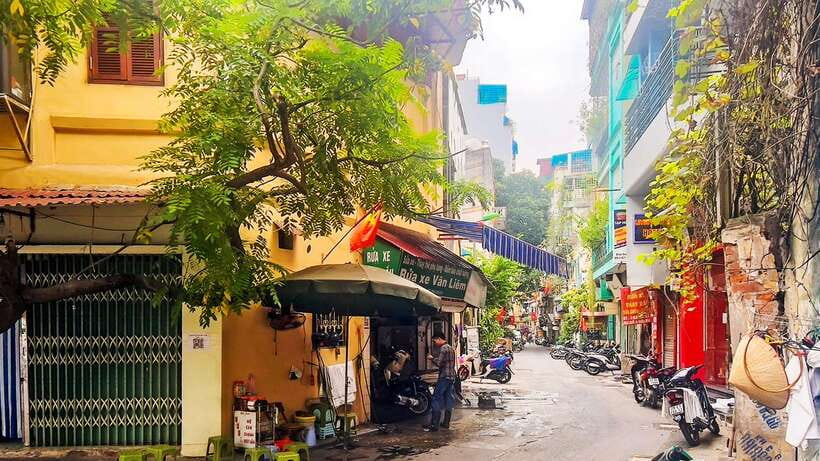 Hanoi: Guided Food Tour with Train Street Visit - Included Value at $19: Guide, Tastings, and Transport