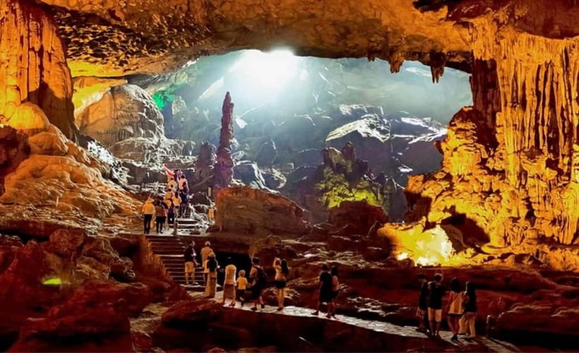 Hanoi: Ha Long Bay Day Cruise - Swimming, Meal, Kayaking - Luon Cave kayaking: when the bay gets quiet