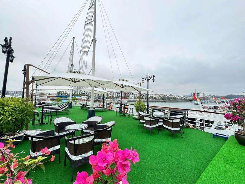 Hanoi: Ha Long Bay Day Trip - Luxury Cruise & Buffet Lunch - Ti Top Island: Swim Time and the Photo Hike Option