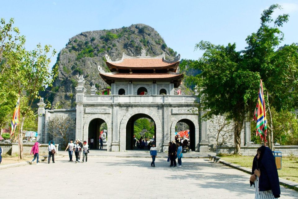 Hanoi: Hoa Lu, Trang An, and Mua Cave Full-Day Trip - Cycling through a traditional village: the right kind of “active”