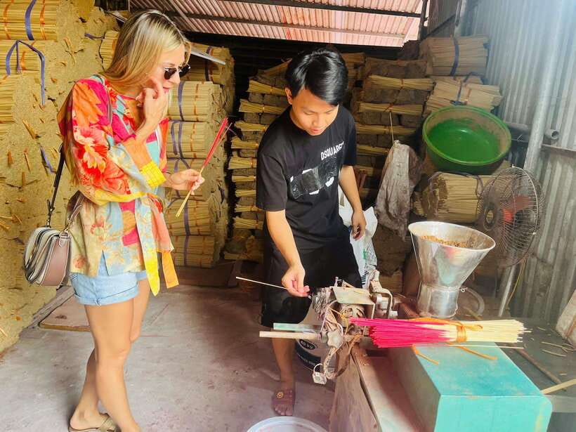 Hanoi: Incense Village, Hat, and Lacquer Artisanal Tour - Photo strategy: how to get great shots without turning it into a photo job