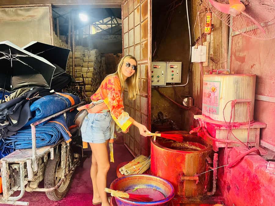 Hanoi: Incense Village, Hat, Lacquer Tour & City Highlights - Chuong conical hat craft village: watch history in action, then paint your own