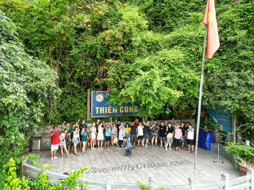 Hanoi: Islands & Caves Ha Long Cruise with Lunch & Kayaking - Kayaking (or bamboo boats) in UNESCO waters: your hands-on Halong Bay moment