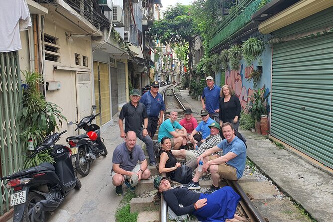 Hanoi Jeep Tour: Food, Culture and Fun by Vietnam Army Jeep - Lunch at the café stop: organic-leaning dishes and what to expect