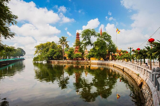 Hanoi Jeep Tours Led By Women: City & Red River Half Day - Huu Tiep Lake and the downed B-52: history inside a neighborhood