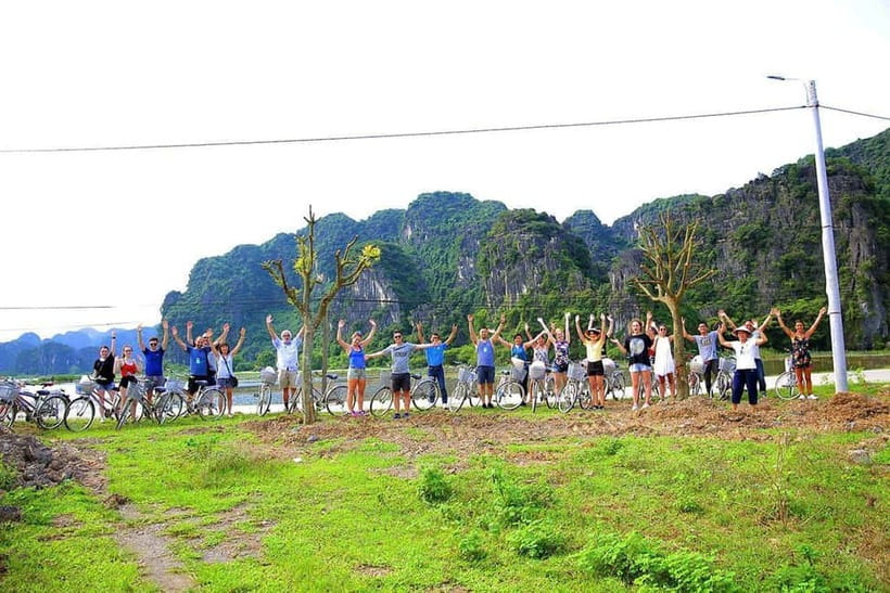 Hanoi/Ninh Binh: 1-Day Tam Coc/Trang An, Hoa Lu & Mua Caves - Guides make the difference: what good ones do on this route