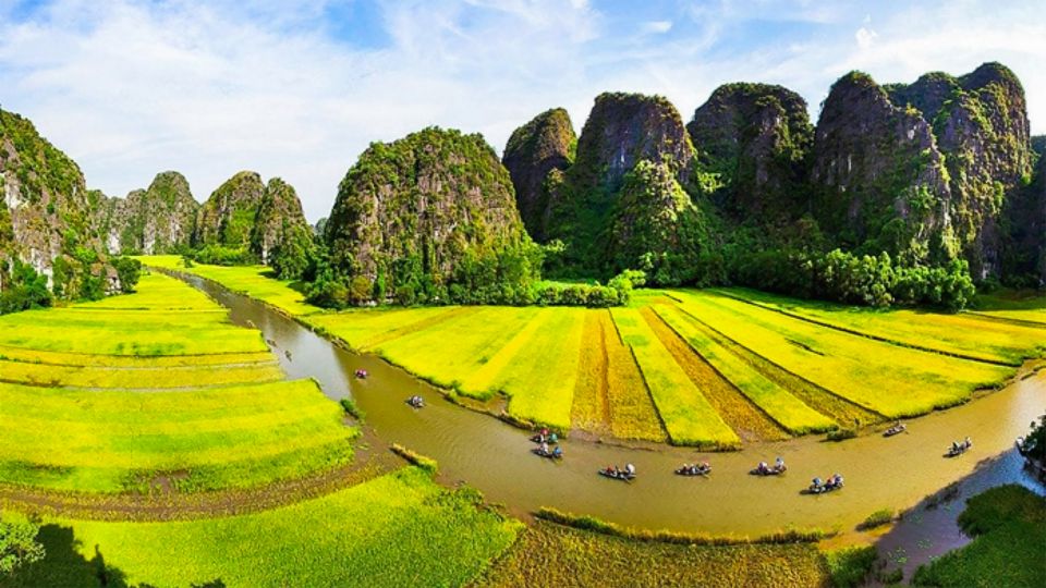 Hanoi/Ninh Binh: 1-Day Tam Coc/Trang An, Hoa Lu & Mua Caves - Biking villages in Ninh Binh: the optional segment that adds local rhythm
