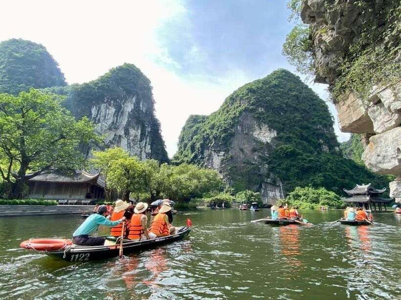 Hanoi: Ninh Binh- Hoa Lu - Trang An - Mua Cave - Best Seller - Getting From Hanoi: Limousine Comfort and Real Pickup Reality