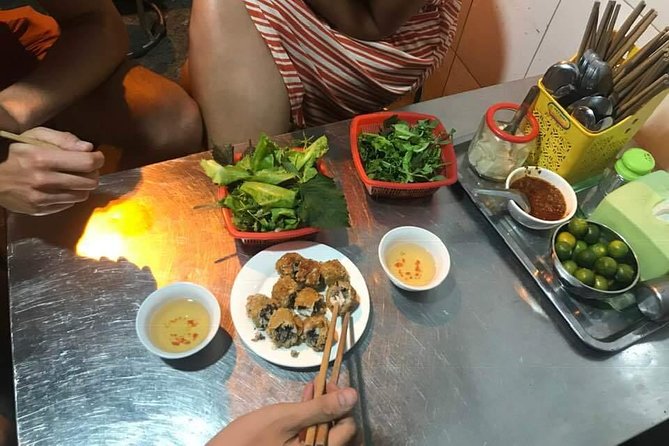 Hanoi street food tour (small group) - The Stop-by-Stop Route: From Green Papaya Salad to Ta Hiên Drinks