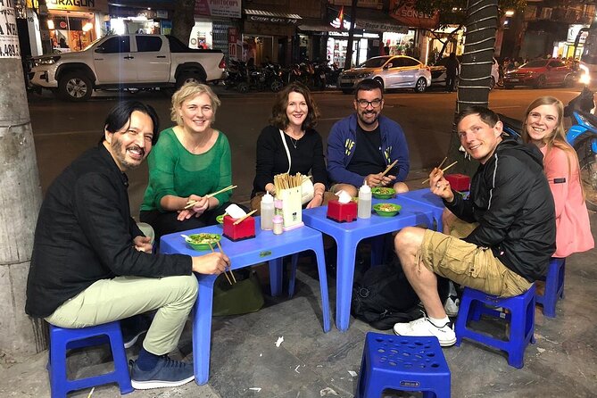 Hanoi Street Food Tour with local delicacies - Guides and what to look for: Chi, Minh, Huy, and the small-group attention