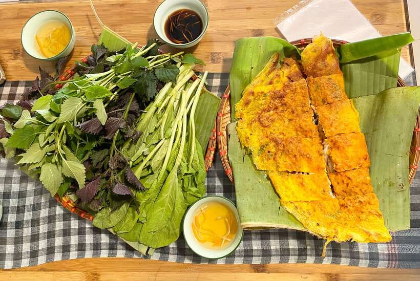 Hanoi: Vietnamese Street Food Tour with Egg Coffee - The Food Lineup: What You Eat and What It Teaches You