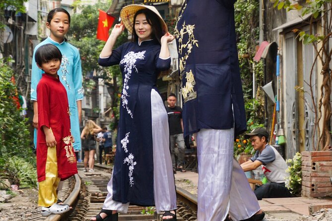 Hanoi Walking Street Food Tour with Train-Street Visit - Kem xoi: the sticky rice ice cream finish that surprises people